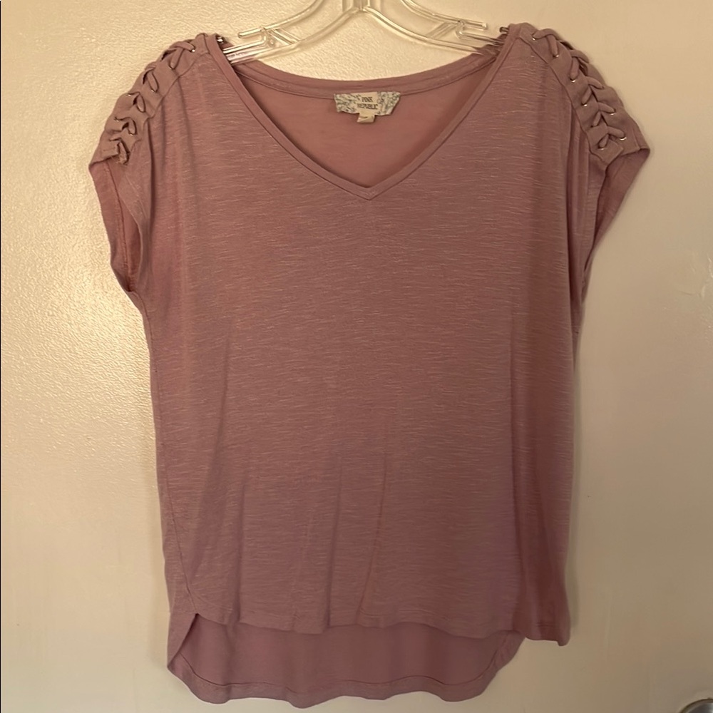 Pink Republic Juniors V-Neck Top in Pink (size S)